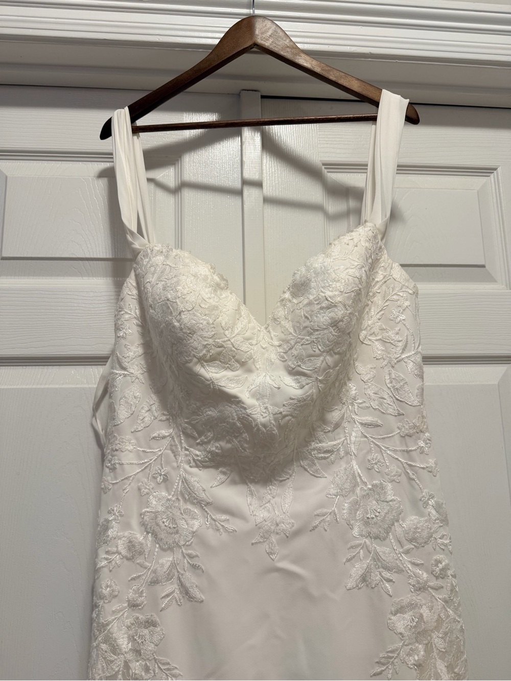 Allure Bridals White Lace A-Line Bridal Gown with Sweetheart Bodice